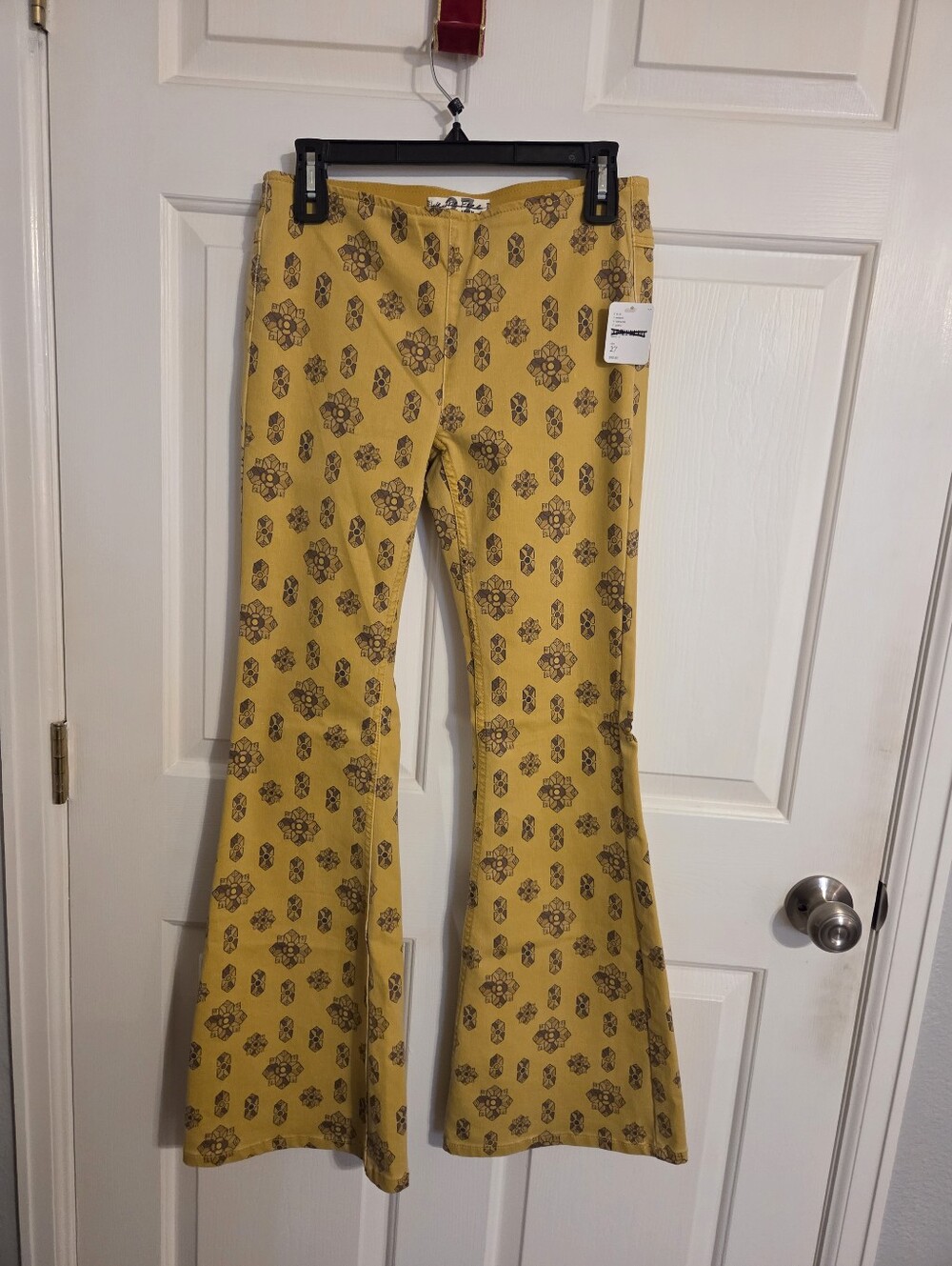 Free People Penny Pull On Geometric Size 27 Flare Jeans